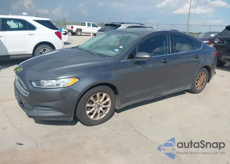 2015 Ford Fusion S z USA, uszkodzony, nr VIN 1FA6P0G78F5123667